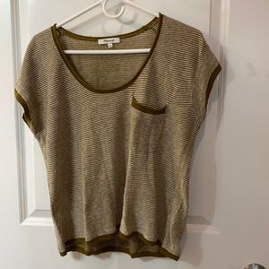 Green short sleeve sweater